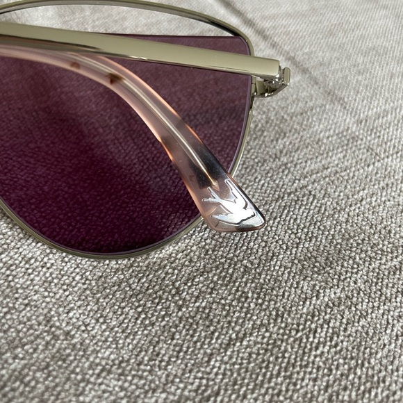 MCQ ALEXANDER MCQUEEN like new sunnies - Picture 4 of 11